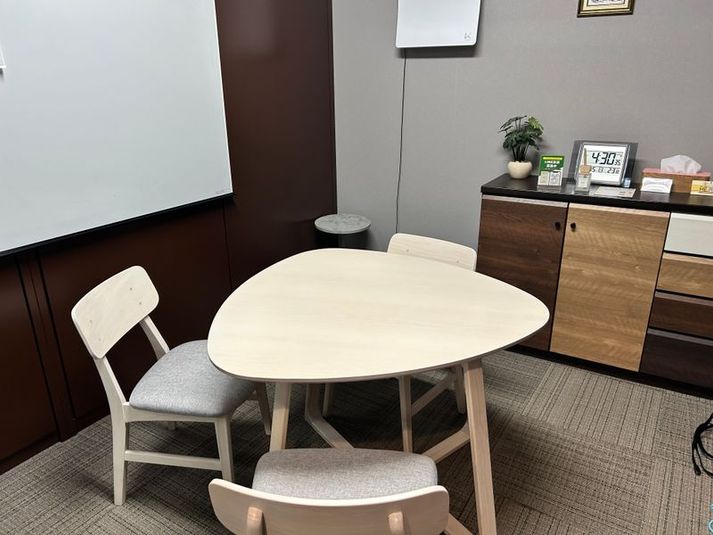 オンライン会議や打ち合わせなど1～2名で使える個室 - シェアオフィス・コワーキングスペース　ステージライン仙台駅前