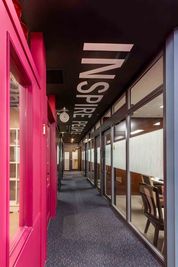 シェアオフィス・コワーキングスペース　ステージライン仙台駅前 オンライン会議などで使える(1～2名)個室の室内の写真