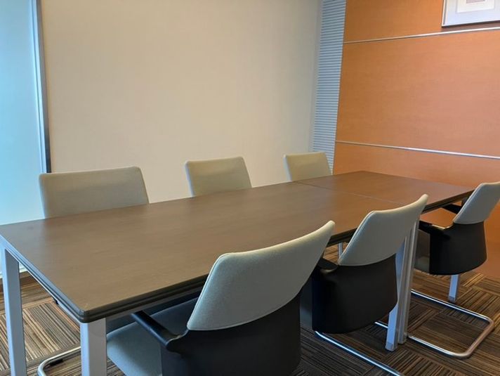 【個室】Gスクエア五福店・商談スペース - トヨタモビリティ富山 ＜Gスクエア五福＞
