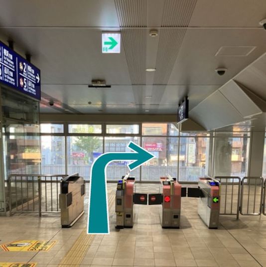 CocoDesk [DG-21]  - CocoDesk [DG-21] 京急蒲田駅(改札内)　改札階 2・5番ホーム行き階段手前　２１番ブース