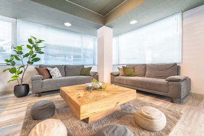 813_MillionLOUNGE西新宿 レンタルスペースの室内の写真