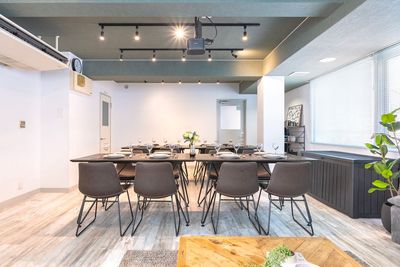 813_MillionLOUNGE西新宿 レンタルスペースの室内の写真