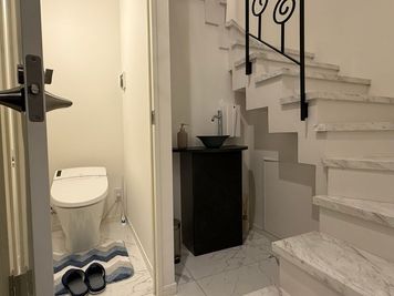 【表参道駅9分｜完全貸切】屋上東京タワー夜景｜駐車場・室内ゴルフ 【表参道駅9分｜完全貸切】屋上からは東京タワーの夜景を一望。の室内の写真