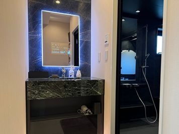 【表参道駅9分｜完全貸切】屋上東京タワー夜景｜駐車場・室内ゴルフ 【表参道駅9分｜完全貸切】屋上からは東京タワーの夜景を一望。の室内の写真