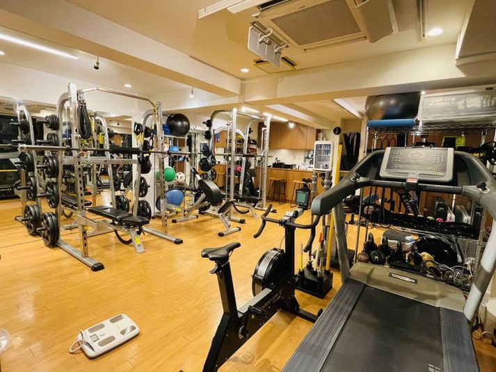 本格的トレーニングスペース - ARTISAN Personal Training.