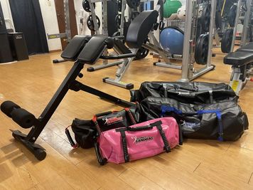 豊富な器具を取り揃えています。 - ARTISAN Personal Training. 本格的トレーニングスペースの設備の写真