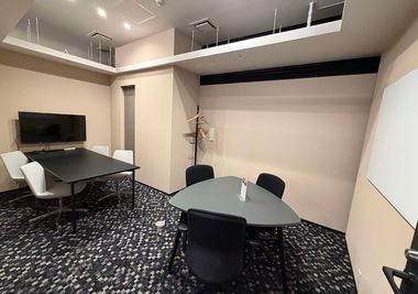 Regus 会議室｜高速Wi-Fi完備の落ち着いたビジネス空間 - リージャス会議室 京都烏丸通