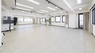 室内全景１ - レンタルスタジオPalette中央林間店 15人まで踊れる広々スペースの室内の写真