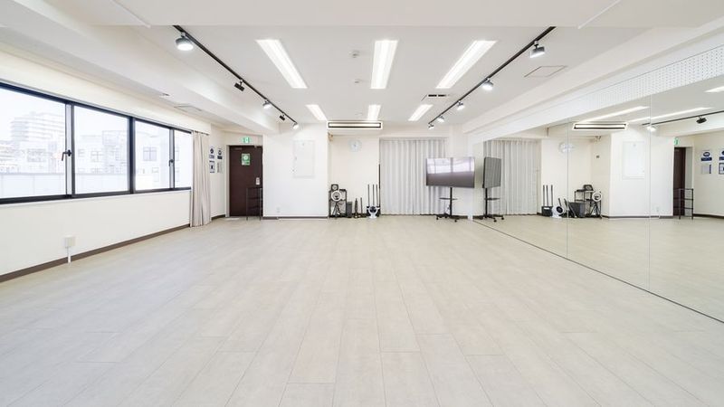 15人まで踊れる広々スペース - レンタルスタジオPalette中央林間店