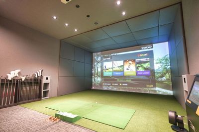 D※レフティ様優先　想像を超えるシミュレーションゴルフ体験！⛳たっぷり80分♪　完全個室で24時間いつでもプレイ、駐車場完備！ - GOLFNEXT24 DCM新琴似店