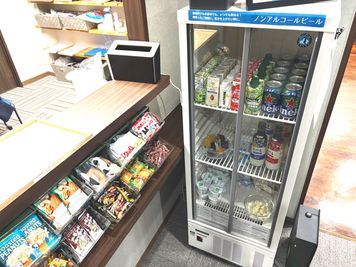 ドリンクや軽食が充実🎵 - 勉強カフェ大阪上本町ANNEX 勉強カフェ大阪上本町ANNEX（自習や作業専用スペース）の設備の写真