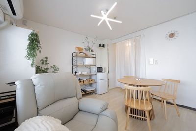 【OPEN🎉】西鉄福岡駅より徒歩約4分｜完全個室｜3人掛け円形テーブル｜ビジネス利用で使える少人数ワークスペース-シェア空間 - コミュニティサロンｰシェアcode福岡