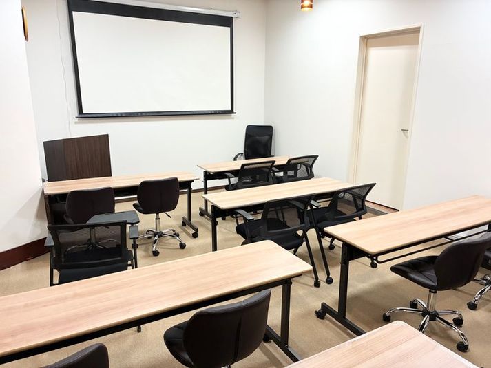 S.H.Plus ビジネス&プライベート利用、パーティ、映画鑑賞 - Station Hub 東口店