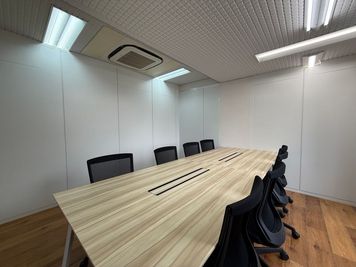 リベルテ青山 KOKURITSU MEETING BASEの室内の写真