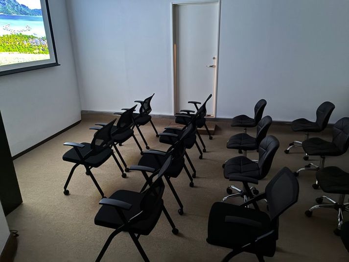 S.H.Plus プライベート利用、パーティ、映画鑑賞 - Station Hub 東口店