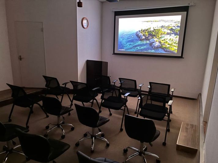 S.H.Plus プライベート利用、パーティ、映画鑑賞 - Station Hub 東口店