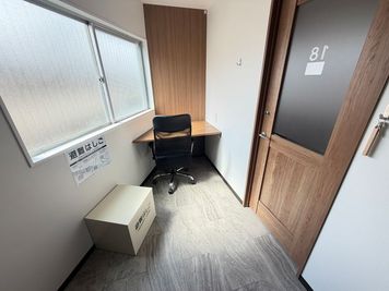 いいオフィス船橋 3名個室（ブース18）の室内の写真