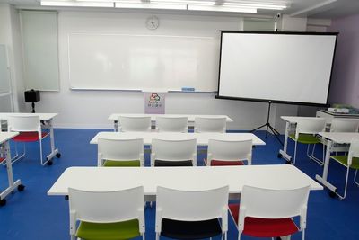 【旭橋駅5分】定員80+α名！プロジェクター含む備品・高速Wi-Fi無料！東町201会議室 - みんなの貸会議室　那覇東町店