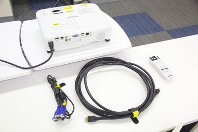 【旭橋駅5分】定員32+α名！プロジェクター含む備品・高速Wi-Fi無料！東町203会議室 - みんなの貸会議室　那覇東町店