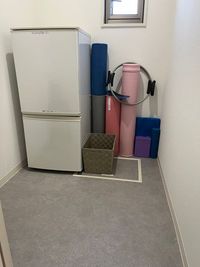 1階にある控え室です。
冷蔵庫もご自由にお使い下さい。 - シュシュ 和室レンタルスペースの設備の写真