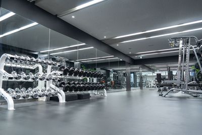 7種類のマシンを完備！半蔵門駅【徒歩1分】エリア最大級の広さ｜上質で洗練された空間 - HALLEL 半蔵門店