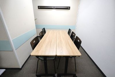 【スカイラークビル貸会議室】 スカイラークビル4階小貸会議室 Room5の室内の写真
