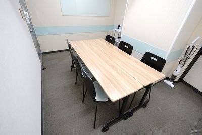 【スカイラークビル貸会議室】 スカイラークビル4階小貸会議室 Room5の室内の写真
