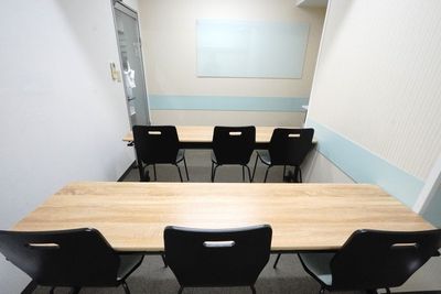 【スカイラークビル貸会議室】 スカイラークビル4階小貸会議室 Room5の室内の写真