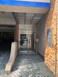 ビル入口 - 貸し会議室 3階ーB貸し会議室の入口の写真