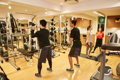 ARTISAN Personal Training. 本格的トレーニングスペースの室内の写真