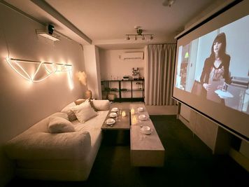 リニューアルSALE！⛄️なんばすぐ🚶‍♂️映画🎬デート💑24H営業🌟誕生日会🎉撮影会📸女子会💖推し活✨️ - Private Screen Lounge なんば