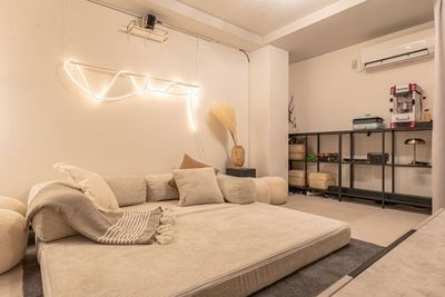 Private Screen Lounge なんばの室内の写真