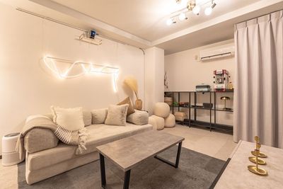 Private Screen Lounge なんばの室内の写真