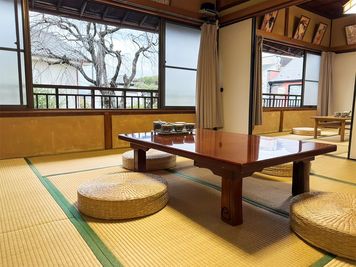 和室 - Makoto古民家ー若宮苑 Makoto古民家 若宮苑｜【春限定】庭に本物の桜が咲く一棟貸切の室内の写真