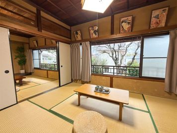 和室 - Makoto古民家ー若宮苑 Makoto古民家 若宮苑｜【春限定】庭に本物の桜が咲く一棟貸切の室内の写真