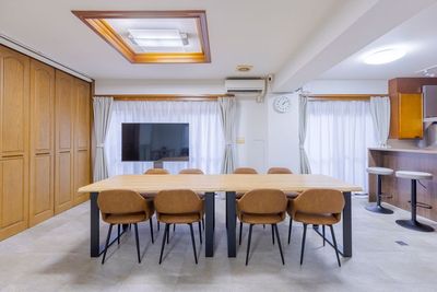ダイニングテーブル2点、ダイニングチェアー8点、55インチモニター - タイムレス渋谷 タイムレス渋谷2F｜キッチン🍴｜パーティ🎉｜撮影📷｜会議の室内の写真