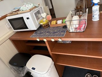 電子レンジ・紙コップ・箸等自由にご使用いただけます - こもれびの設備の写真