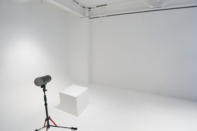 @garage(緑の螺旋階段のあるビルです) 【格安】白ホリ撮影スタジオ大塚｜コスプレOKの室内の写真