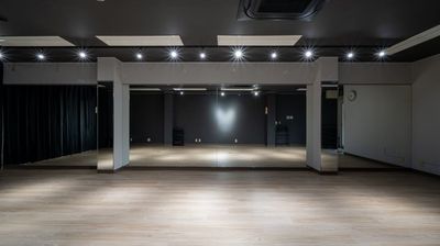 奇跡の♡をバックに撮影//SNS映え - レンタルスペースCLOVER レンタルダンススタジオ　CLOVER二条駅店の室内の写真