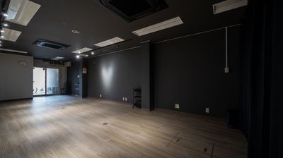 照明調光自在で色んな雰囲気で楽しめます - レンタルスペースCLOVER レンタルダンススタジオ　CLOVER二条駅店の室内の写真