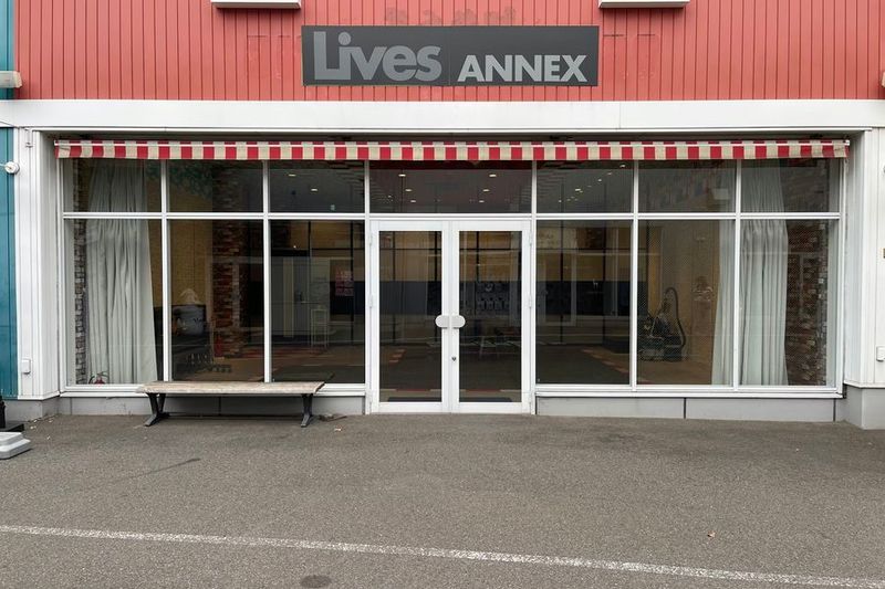 LivesANNEX - LivesANNEX