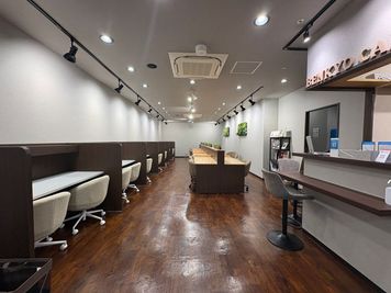 【自習・事務作業・WEB会議】 上本町徒歩1分/自由席の完全個室とカフェラウンジ/wifiや無料のフリードリンク・軽食も充実◎ - 勉強カフェ大阪上本町ANNEX
