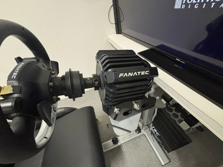 GT7ハンコンレーシング体験ルーム - 新大宮相談ルーム