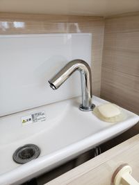 自動水栓手洗い - レンタルスペース　Anne  リビングダイニング＆キッチンスペースの設備の写真