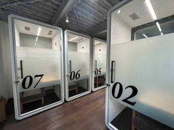神保町駅徒歩2分 鍵付き防音個室 24H営業 テレワーク・web会議・オンライン・イヤホン不要で音漏れなし・高速Wi-Fi - いいオフィス神保町 by I・SPACE