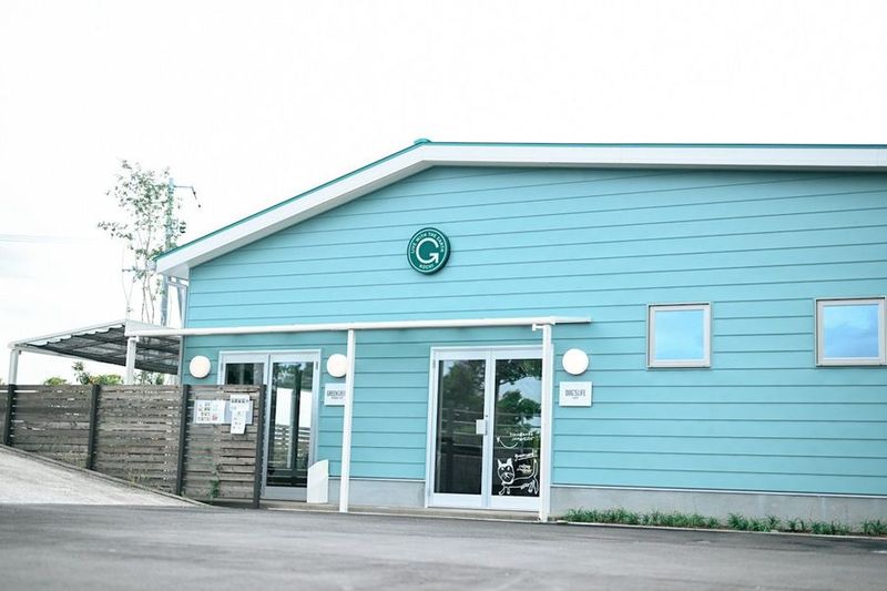 13台駐車場付きカフェスペース - グリーングリーンカフェ