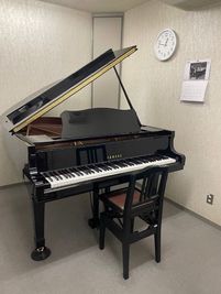 ヤマハミュージック直営教室!「天神駅徒歩1分」 グランドピアノが演奏できるお部屋です【S2】 - 天神センター