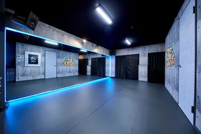 鏡幅5メートルの、ライブリハーサルにピッタリのスタジオです - 渋谷のダンススタジオ ICE CREAM STUDIOの室内の写真