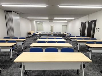 室内写真
※標準レイアウトはロの字＋スクール形式です - 埼玉カンファレンスセンター 【コープかすかべテラス】会議室1＋2の室内の写真