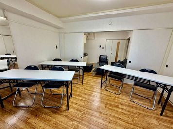 ぷらっとHOME ぷらっと会議室の室内の写真